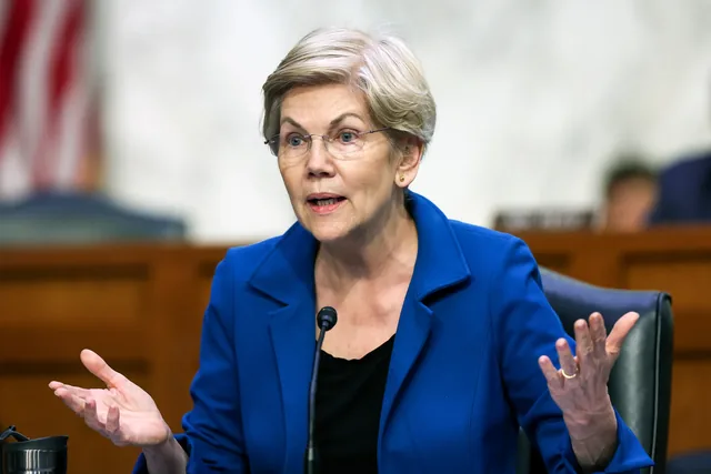 Photo of Elizabeth Warren